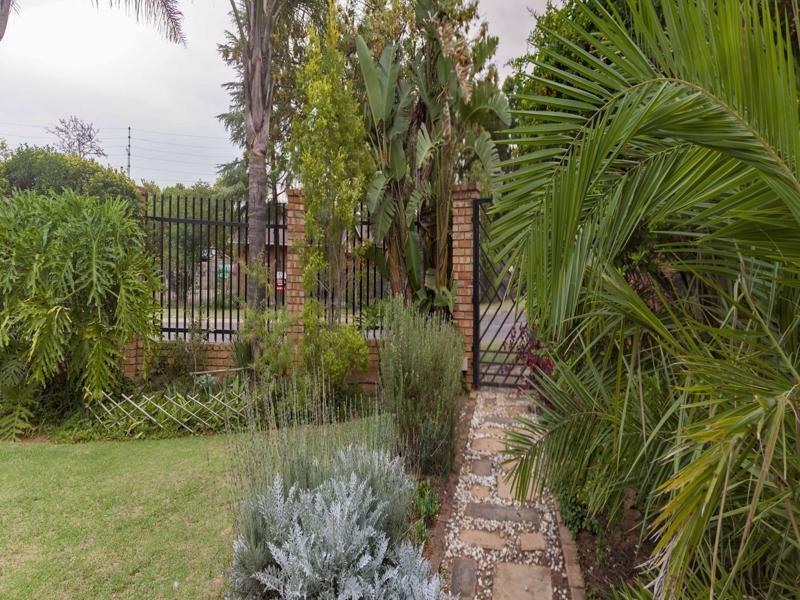 Rest-A-While Guest House - Pretoria-Noord Exterior foto